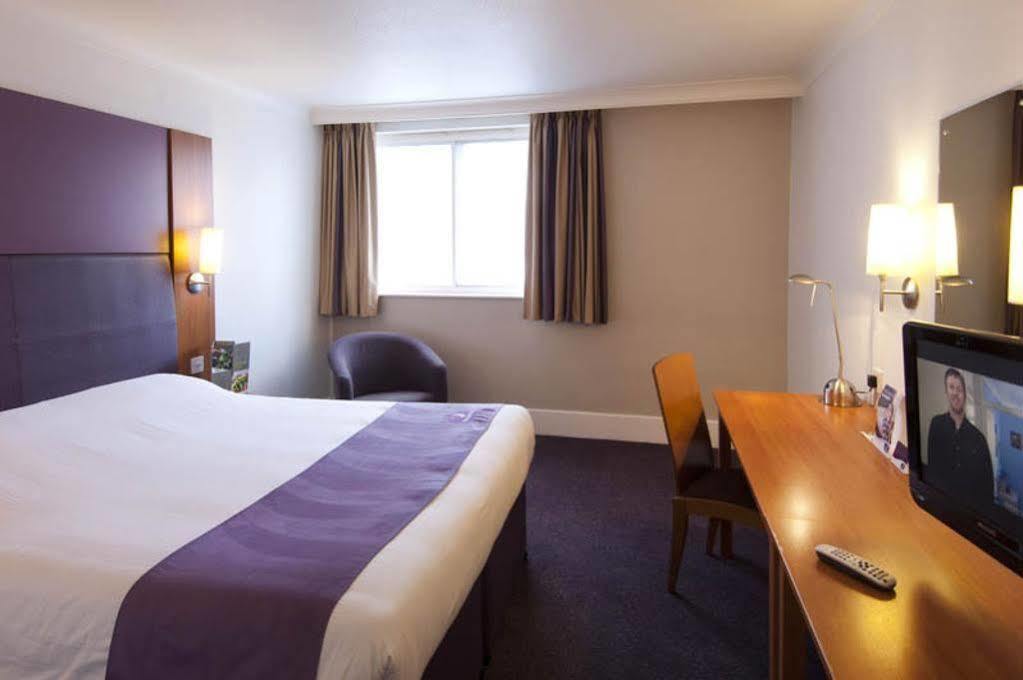 Premier Inn Brentwood Exterior foto