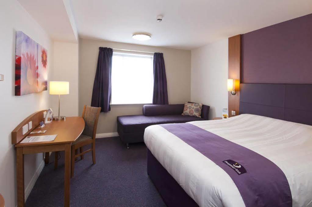 Premier Inn Brentwood Exterior foto