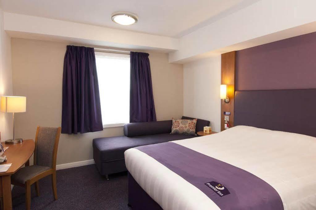 Premier Inn Brentwood Exterior foto