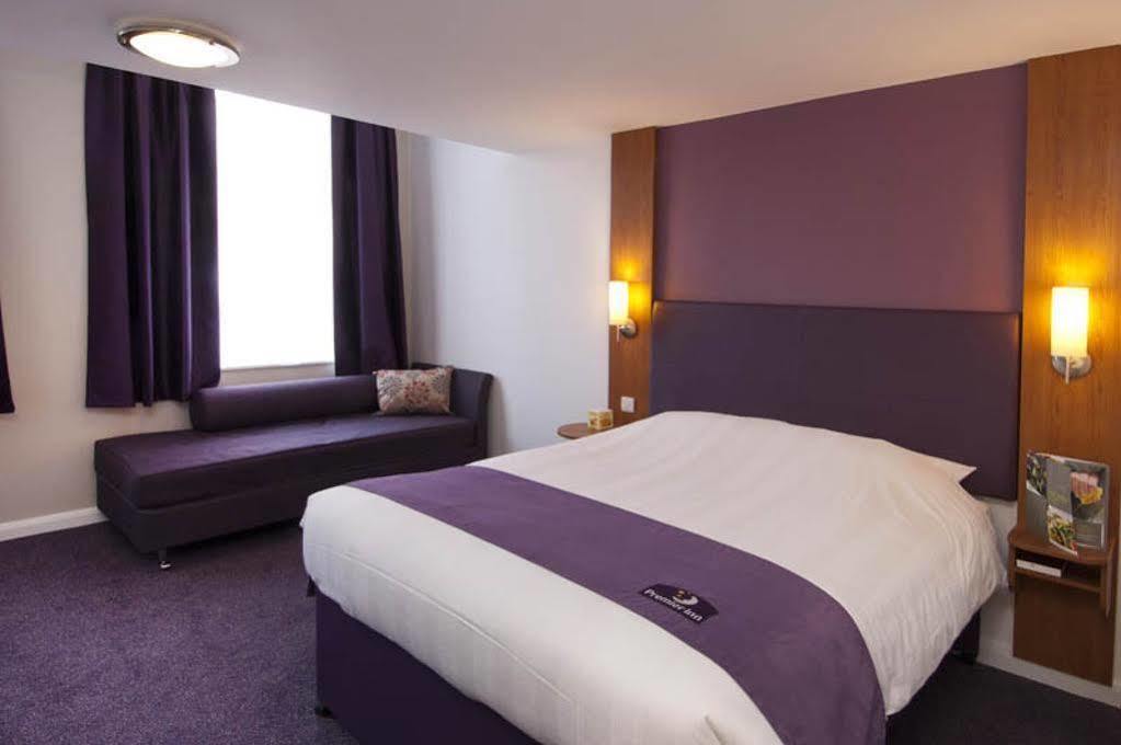 Premier Inn Brentwood Exterior foto