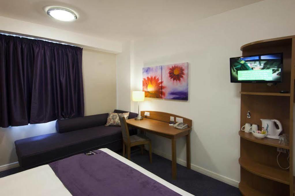 Premier Inn Brentwood Exterior foto
