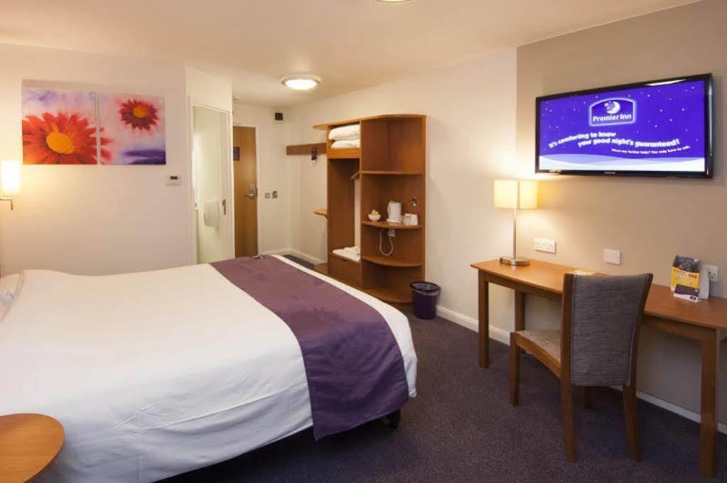 Premier Inn Brentwood Exterior foto